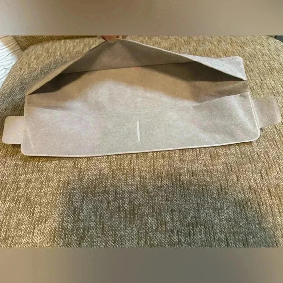 ⭐️ Authentic Apple Watch Hermes dust cover ⭐️ - Picture 5 of 7